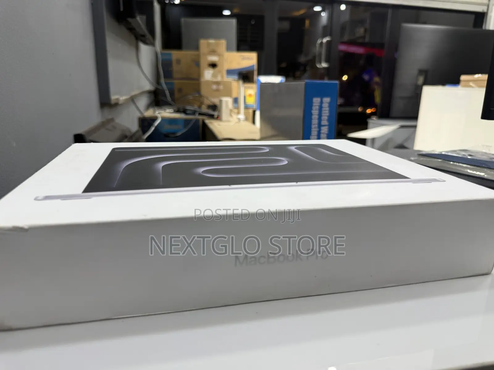 New Laptop Apple MacBook Pro 48GB Apple M5 Pro SSD 512GB