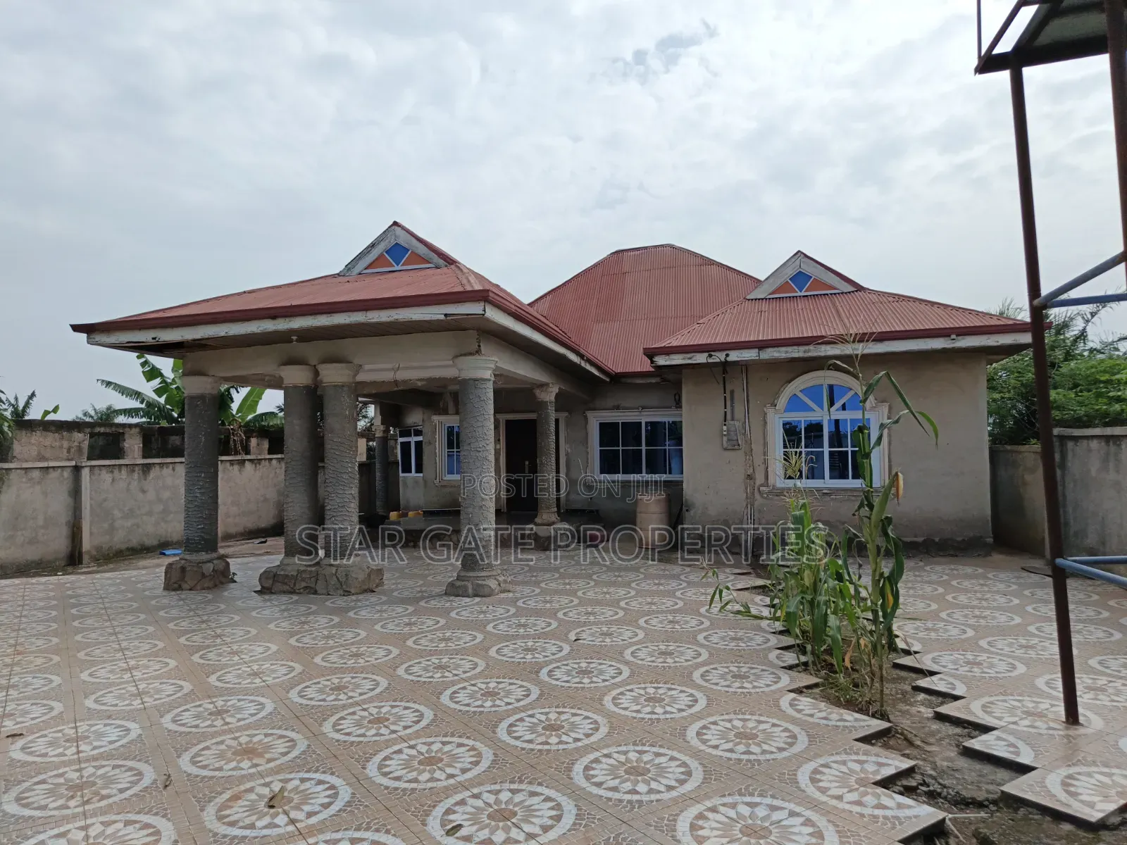 3bdrm House in Adankwaame, Kumasi Metropolitan for sale