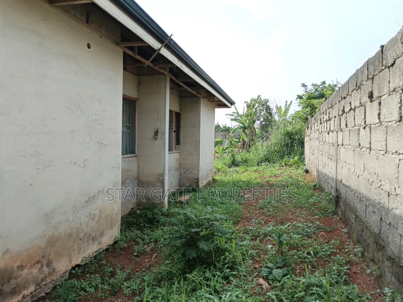 4bdrm House in Adankwaame, Kumasi Metropolitan for sale