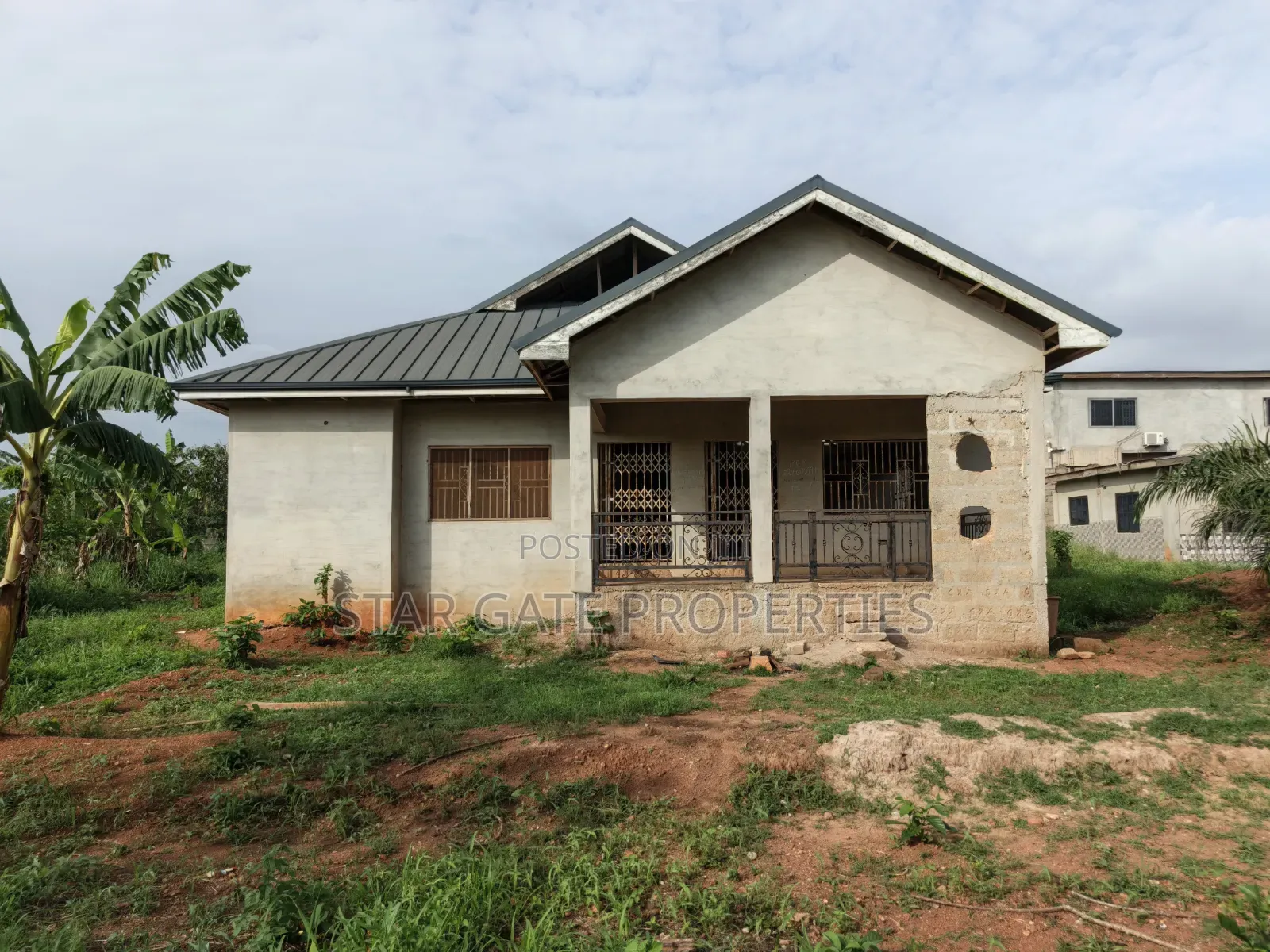 4bdrm House in Adankwaame, Kumasi Metropolitan for sale
