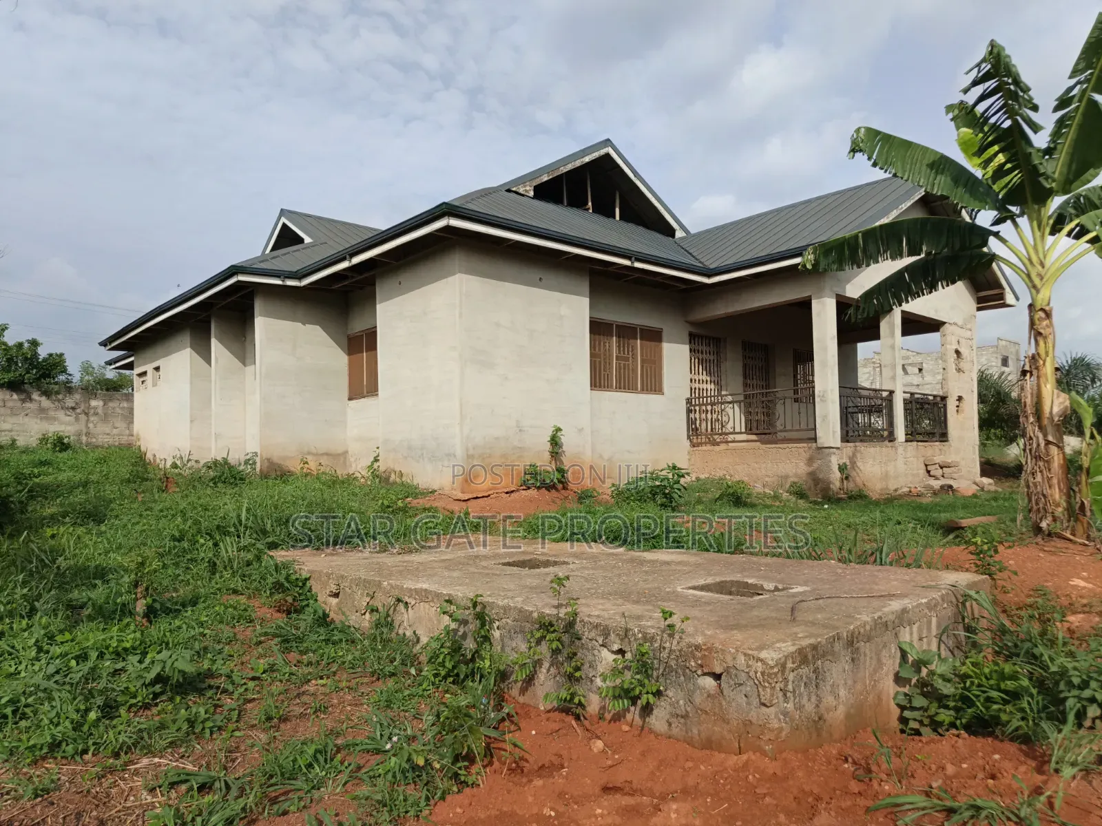 4bdrm House in Adankwaame, Kumasi Metropolitan for sale