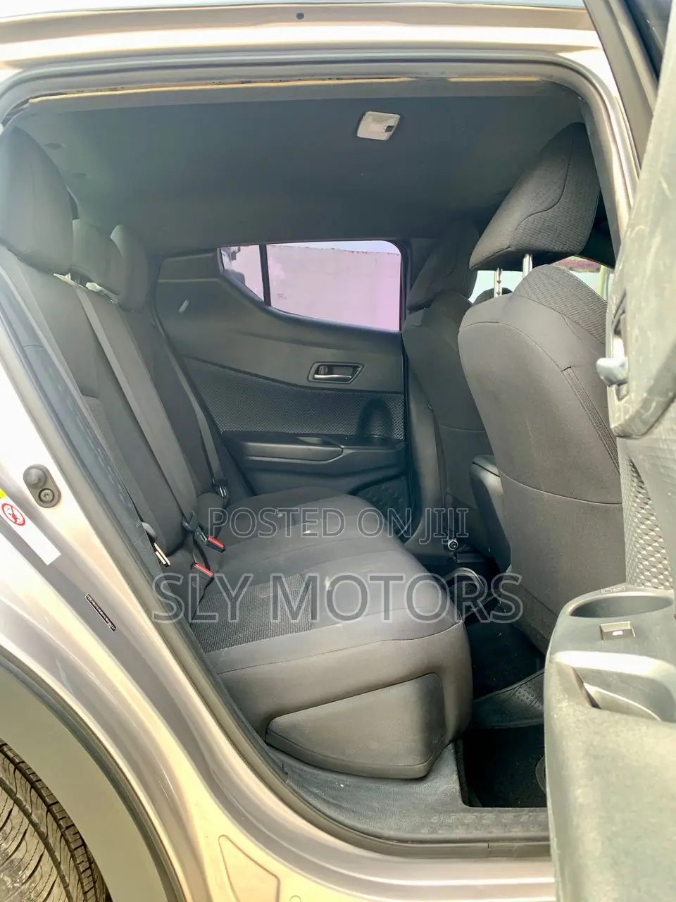 Toyota C-HR XLE Prermium FWD (2.0L 4cyl 2AM) 2018 Gray