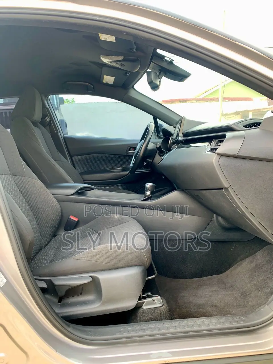 Toyota C-HR XLE Prermium FWD (2.0L 4cyl 2AM) 2018 Gray