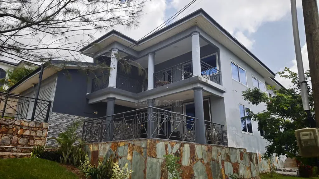 5bdrm House in Aburi for sale