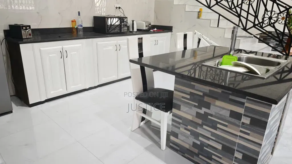 5bdrm House in Aburi for sale