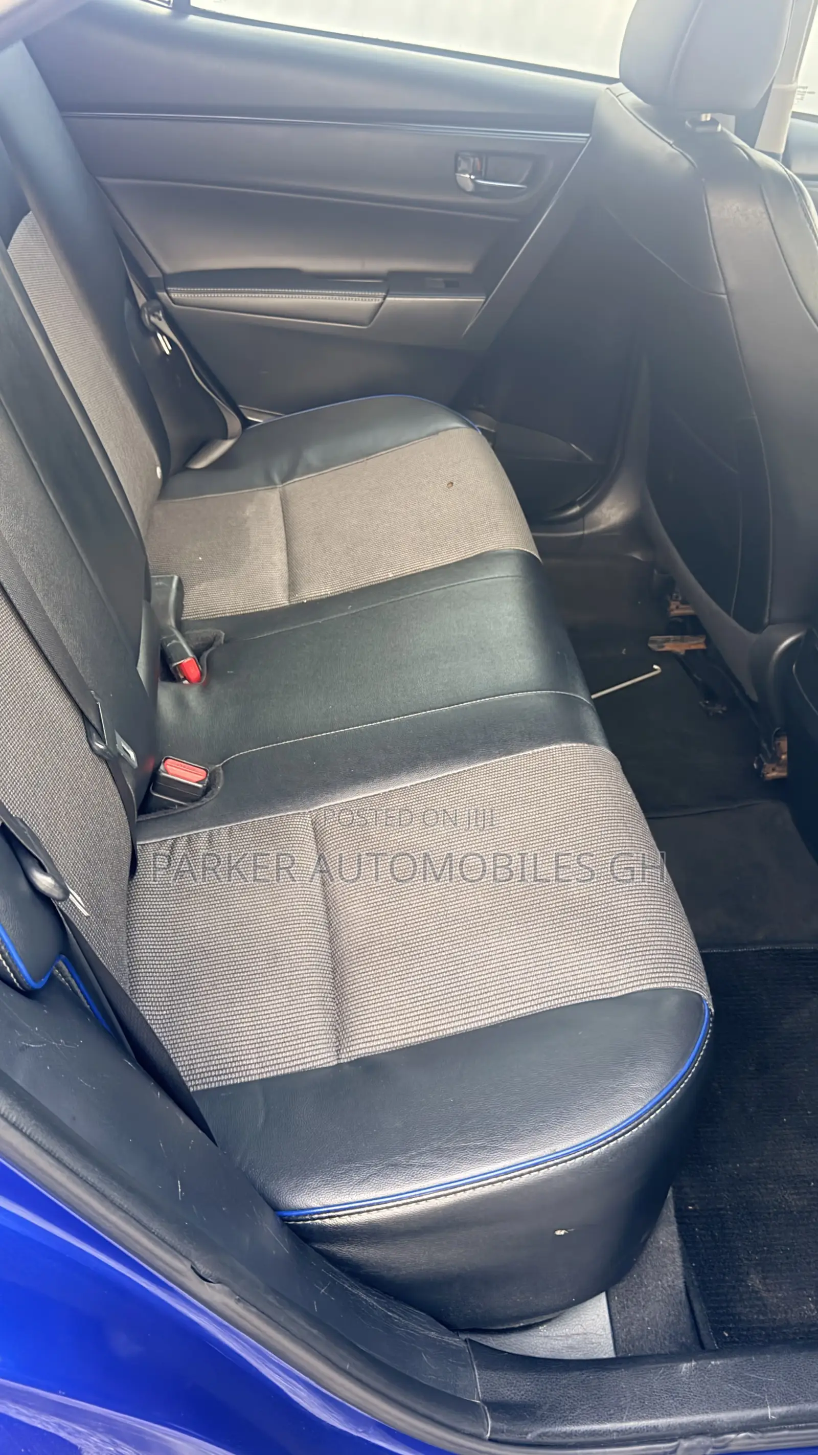 Toyota Corolla SE 4dr Sedan (1.8L 4cyl CVT) 2017 Blue