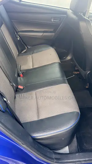 Toyota Corolla SE 4dr Sedan (1.8L 4cyl CVT) 2017 Blue