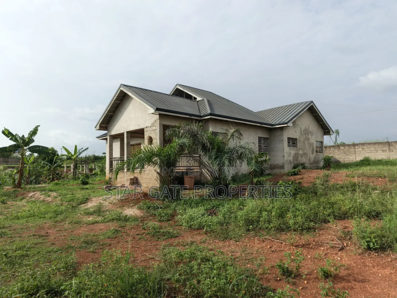 4bdrm House in Abrepo Asuofia Road, Atwima Nwabiagya for sale