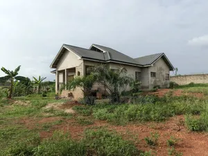 4bdrm House in Abrepo Asuofia Road, Atwima Nwabiagya for sale