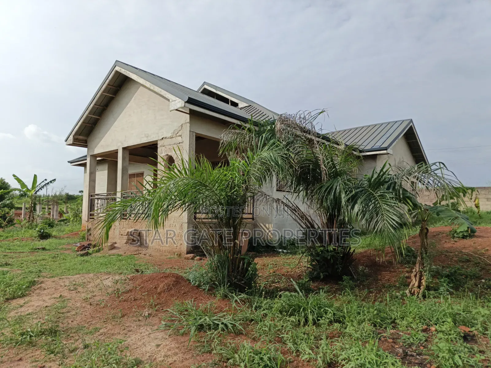 4bdrm House in Abrepo Asuofia Road, Atwima Nwabiagya for sale