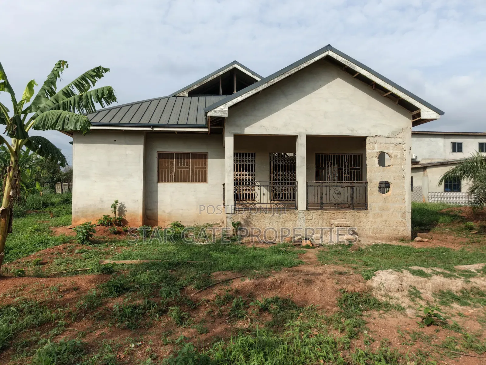 4bdrm House in Abrepo Asuofia Road, Atwima Nwabiagya for sale