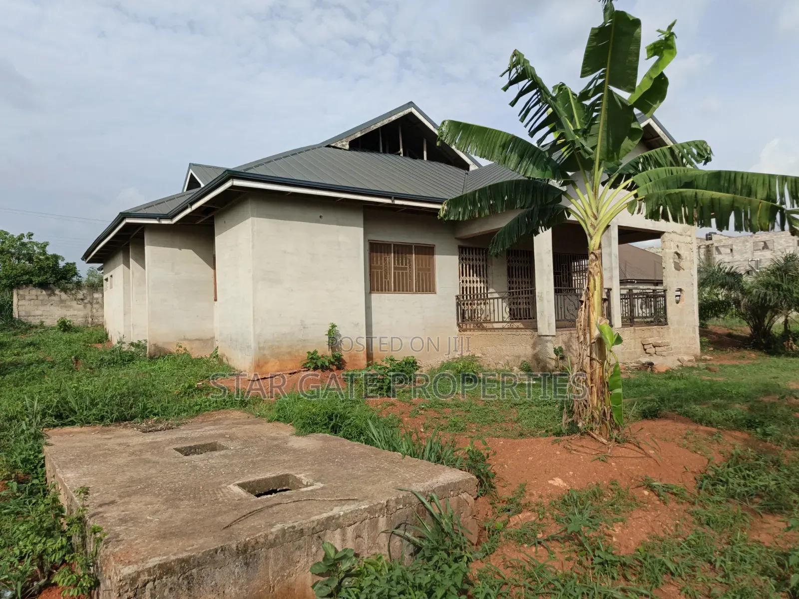 4bdrm House in Abrepo Asuofia Road, Atwima Nwabiagya for sale