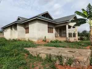 4bdrm House in Abrepo Asuofia Road, Atwima Nwabiagya for sale