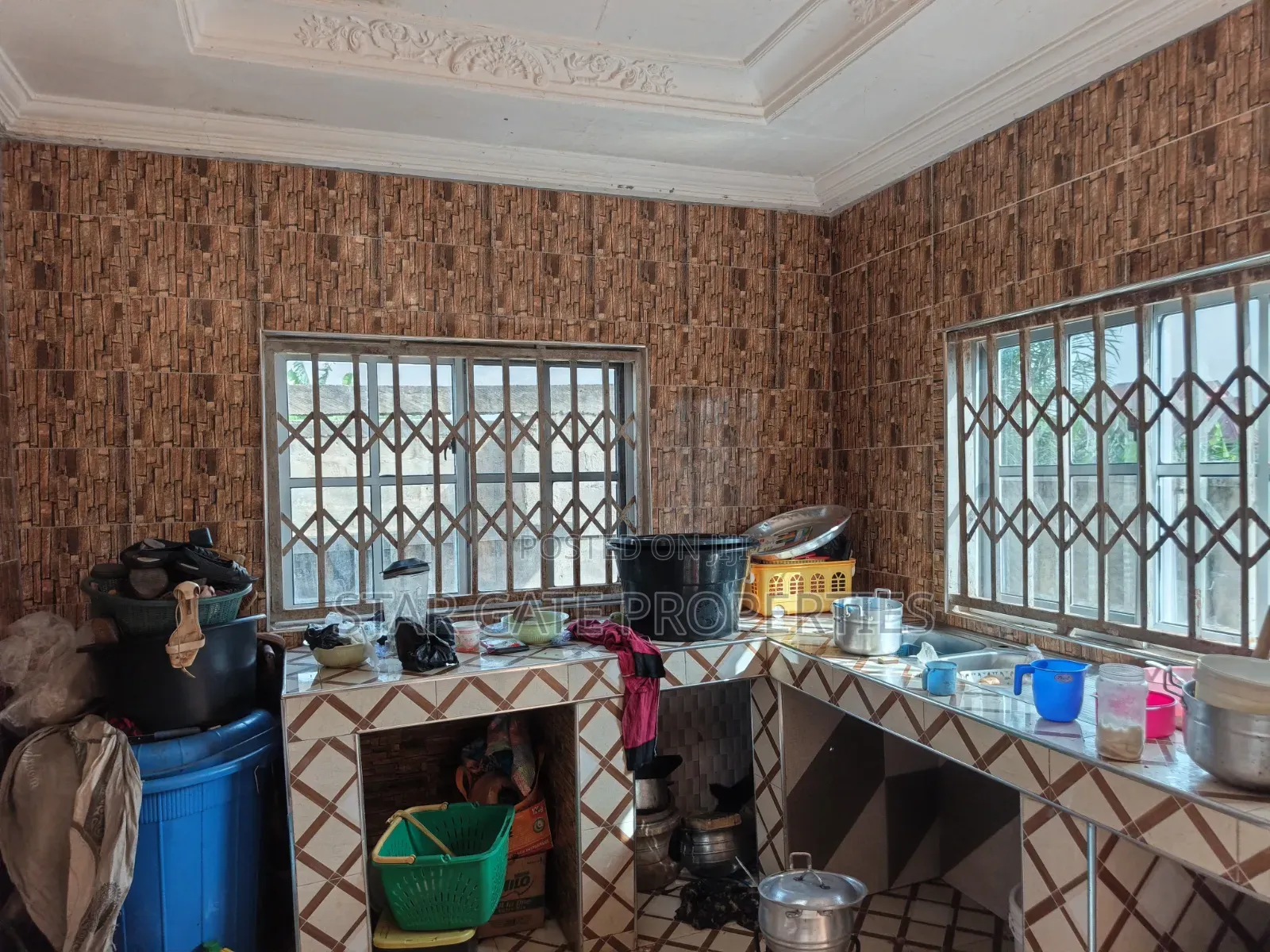 3bdrm House in Abrepo Asuofia Road, Atwima Nwabiagya for sale