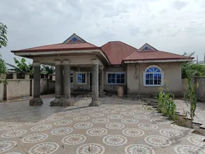 3bdrm House in Abrepo Asuofia Road, Atwima Nwabiagya for sale