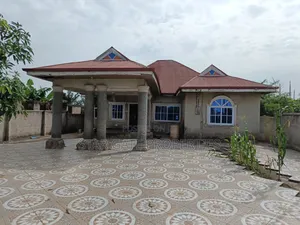 3bdrm House in Abrepo Asuofia Road, Atwima Nwabiagya for sale
