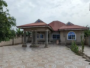 3bdrm House in Abrepo Asuofia Road, Atwima Nwabiagya for sale