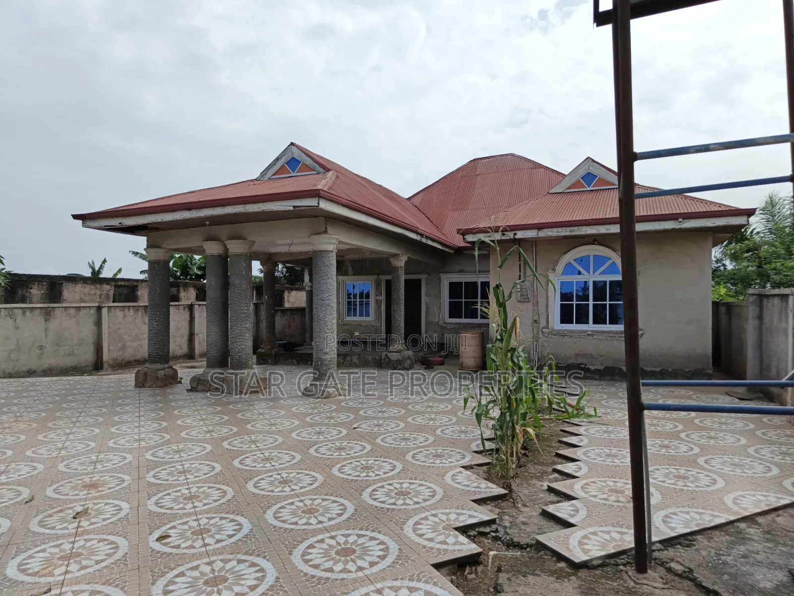 3bdrm House in Abrepo Asuofia Road, Atwima Nwabiagya for sale