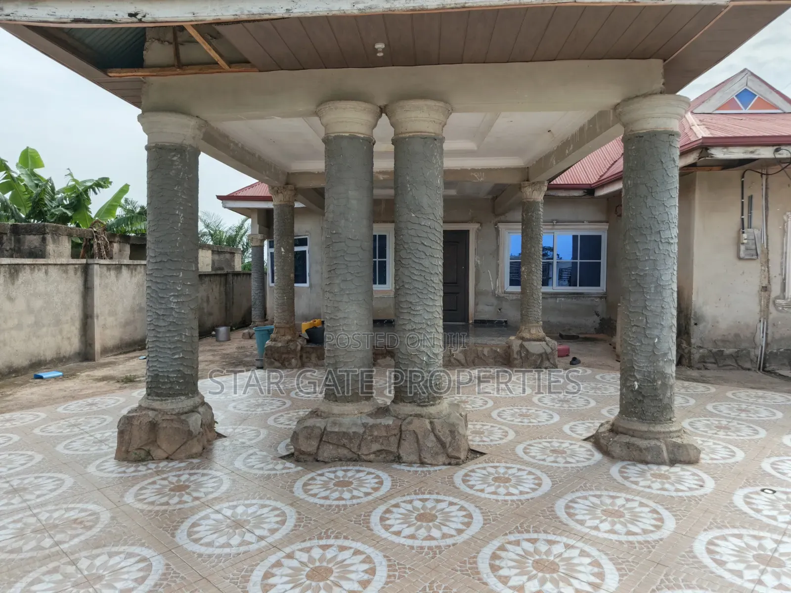 3bdrm House in Abrepo Asuofia Road, Atwima Nwabiagya for sale