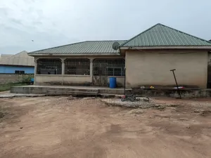 4bdrm House in Kenyasi Nwamasi, Kumasi Metropolitan for sale
