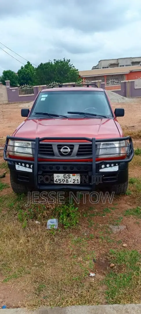 Nissan Hardbody 2010 Red