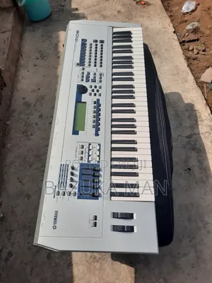 Yamaha Mo6