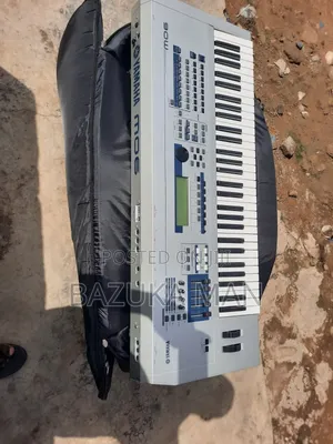 Yamaha Mo6