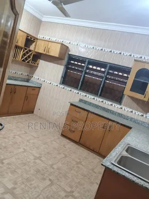 5bdrm Mansion in Oyarifa, Pentecost for rent