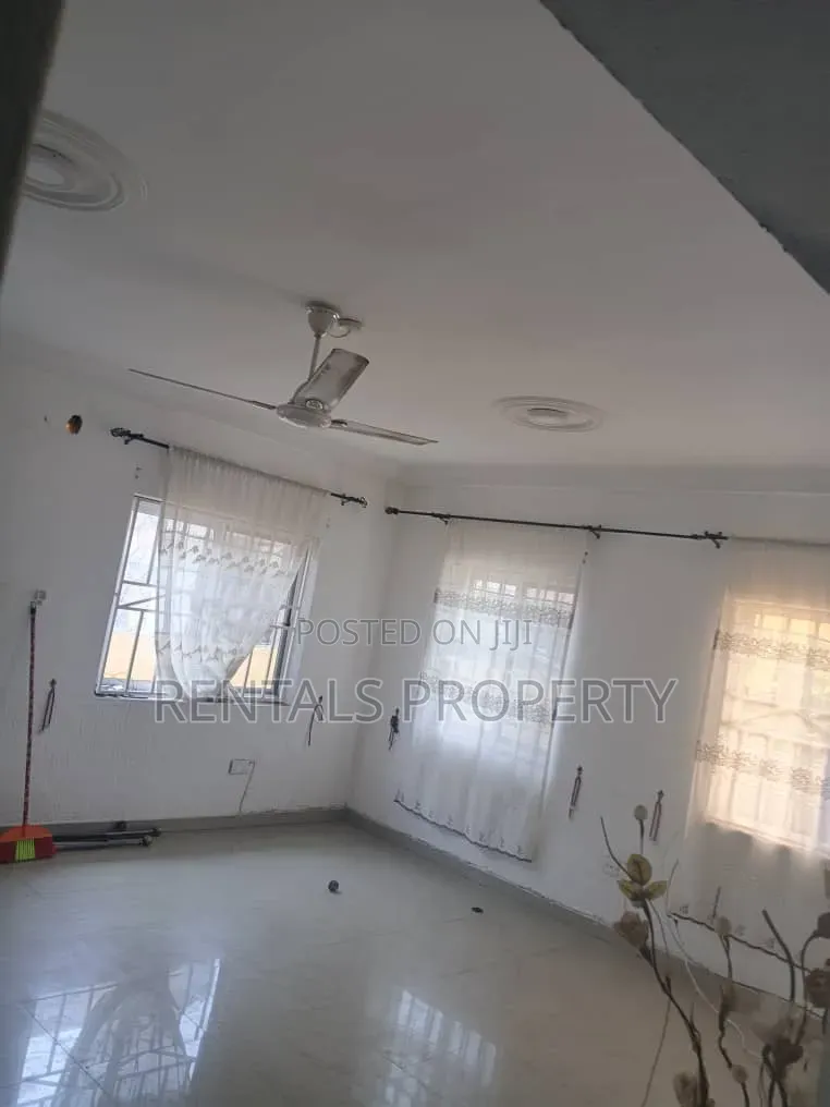 3bdrm House in Oyarifa School , Pentecost for rent