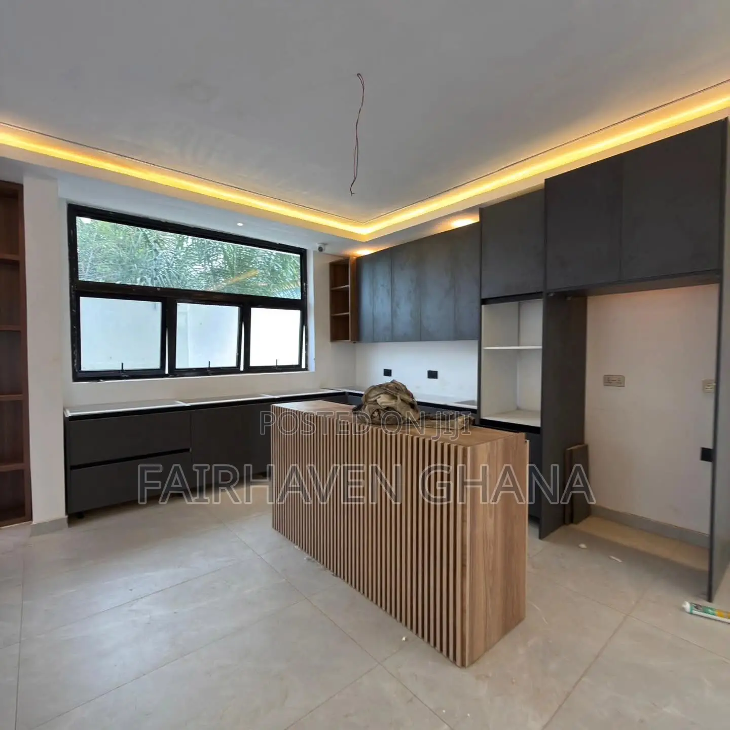5bdrm House in Fairhaven Properties, Adjiriganor for sale
