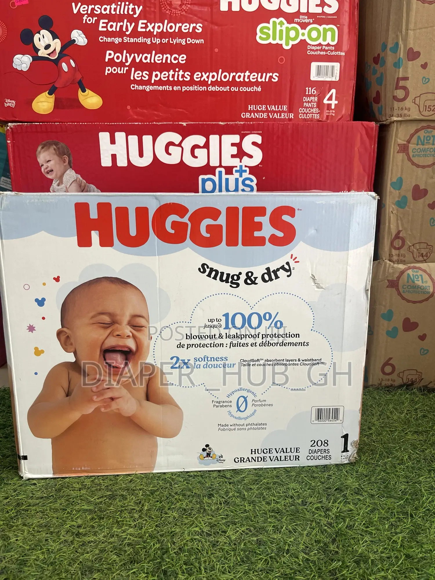 Huggies Snug Dry Baby Diapers, Size 1 (8-14 Lbs), 208 Count