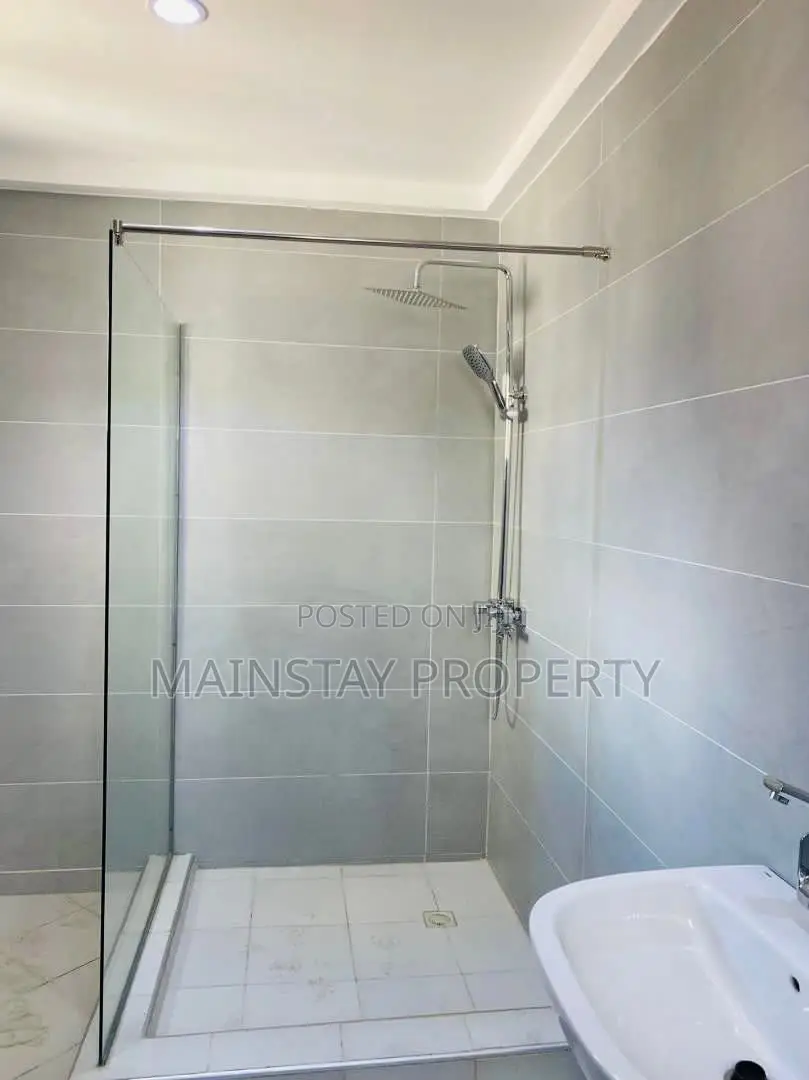 4bdrm House in Mainstay Estates, Achimota for sale