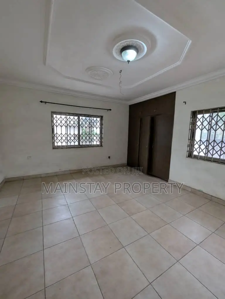 5bdrm House in Mainstay Estates, Achimota for sale