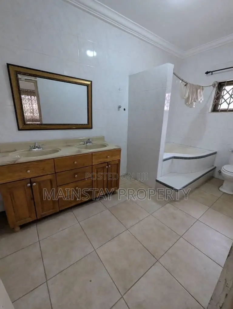 5bdrm House in Mainstay Estates, Achimota for sale