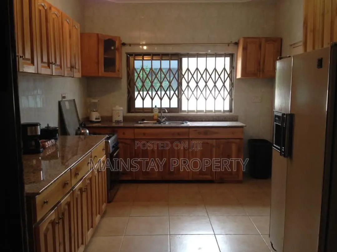 5bdrm House in Mainstay Estates, Achimota for sale