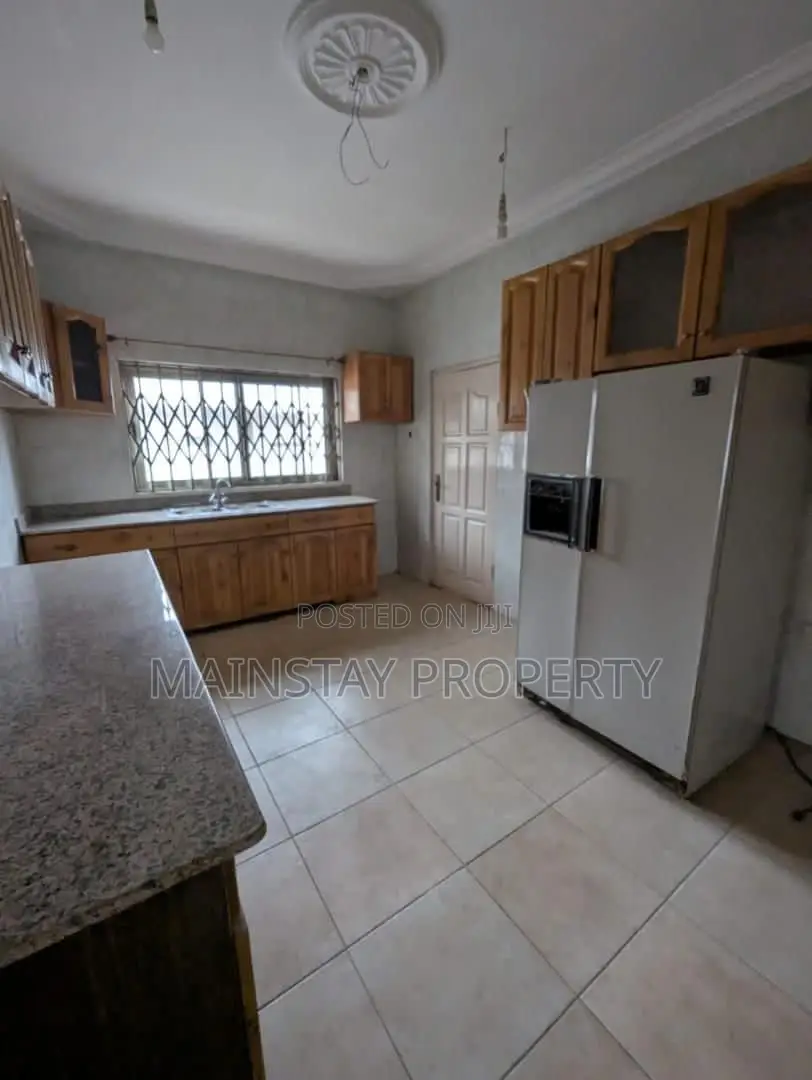 5bdrm House in Mainstay Estates, Achimota for sale