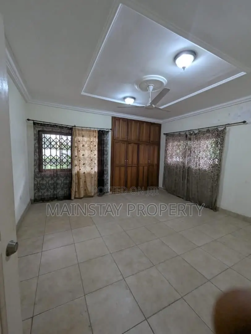 5bdrm House in Mainstay Estates, Achimota for sale