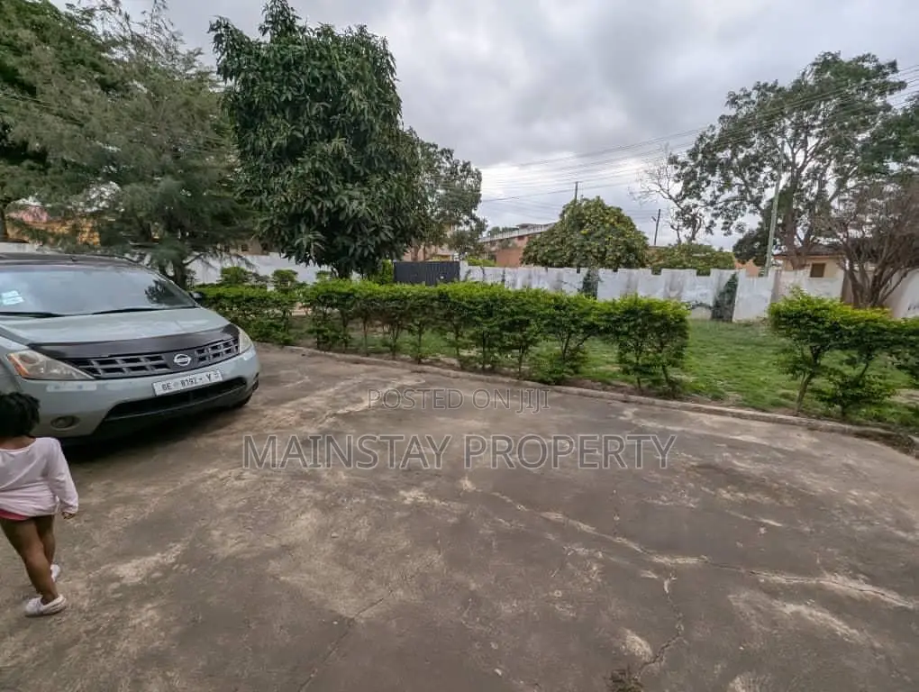 5bdrm House in Mainstay Estates, Achimota for sale