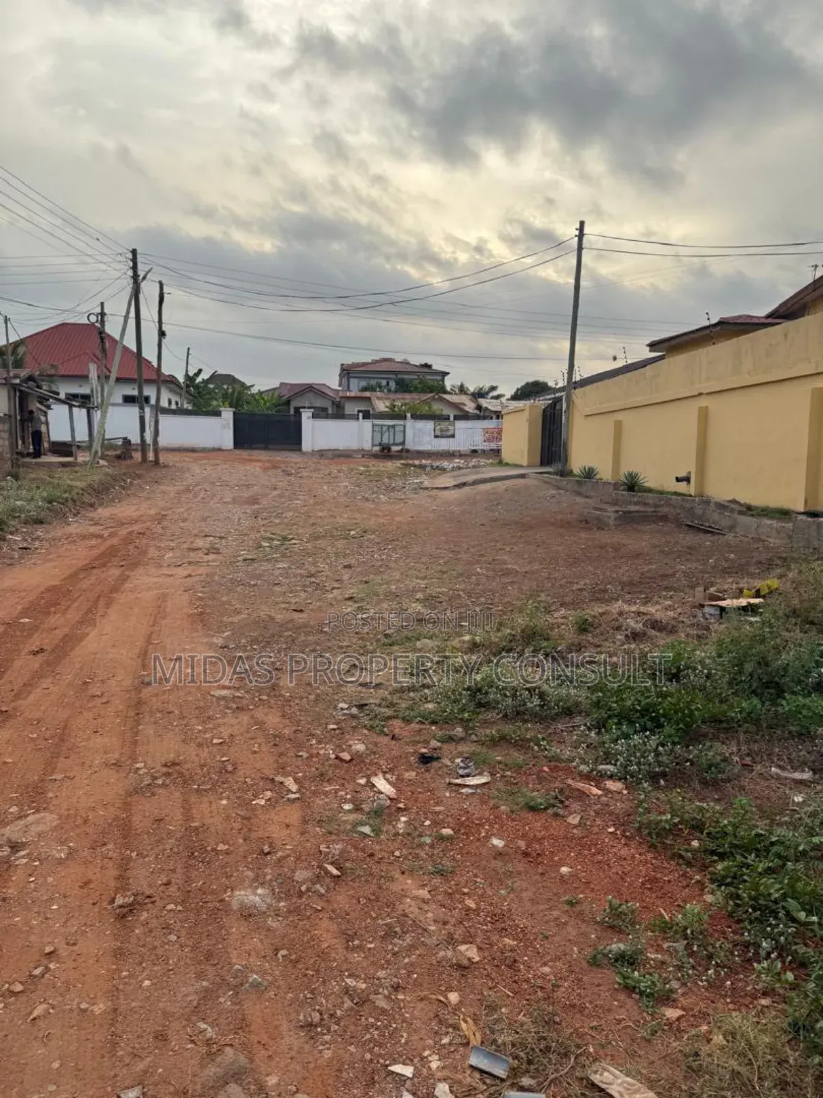 81×225ft ( 2 1⁄2 ) Plots of Land for Sale at Agbogba Antis
