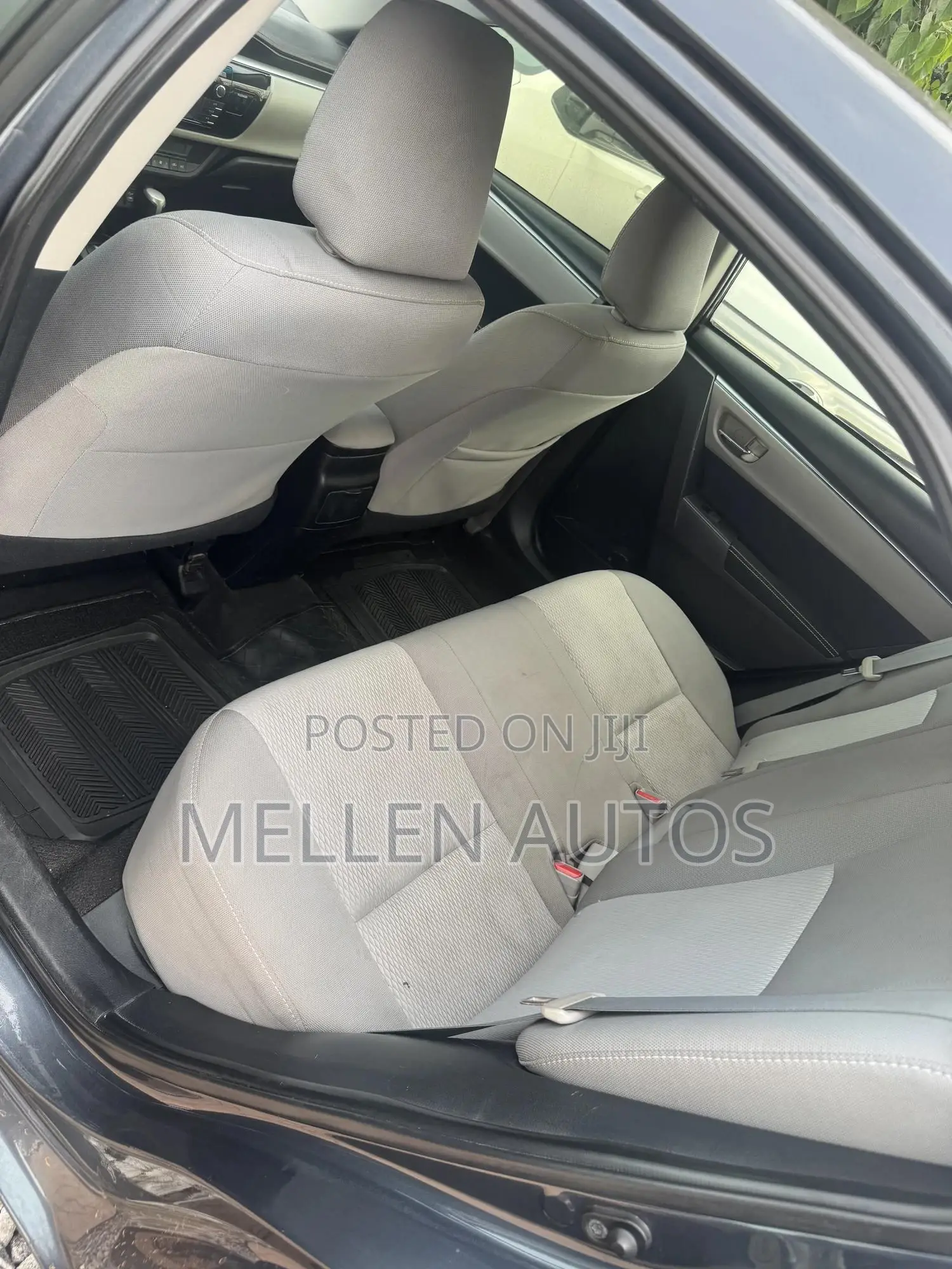 Toyota Corolla LE 4dr Sedan (1.8L 4cyl CVT) 2016 Gray