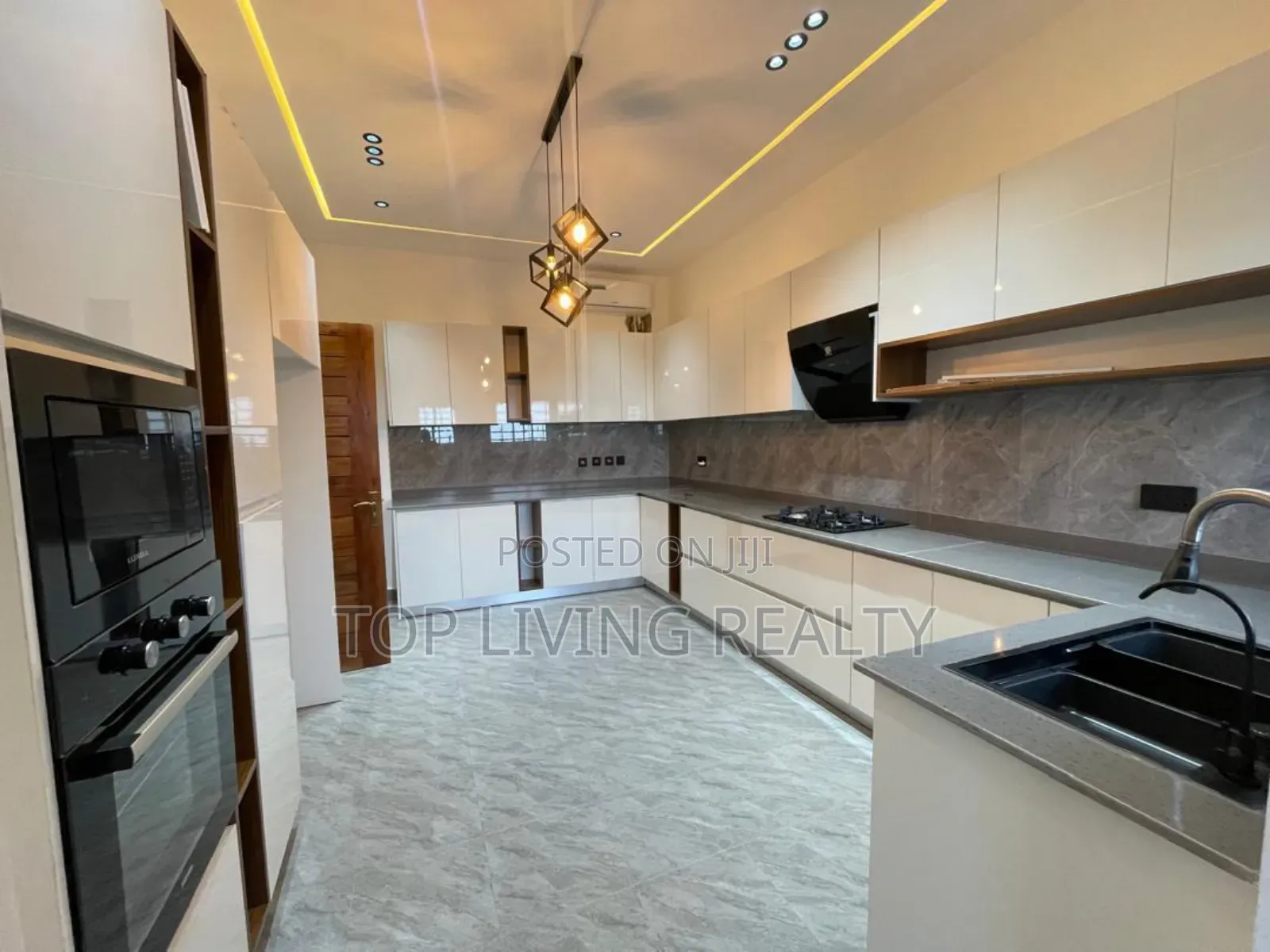 4bdrm Duplex in Ayi Mensa, Oyarifa for sale