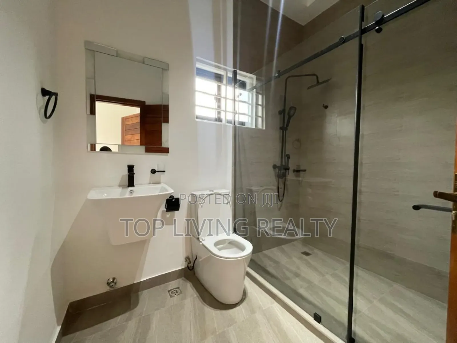 4bdrm Duplex in Ayi Mensa, Oyarifa for sale