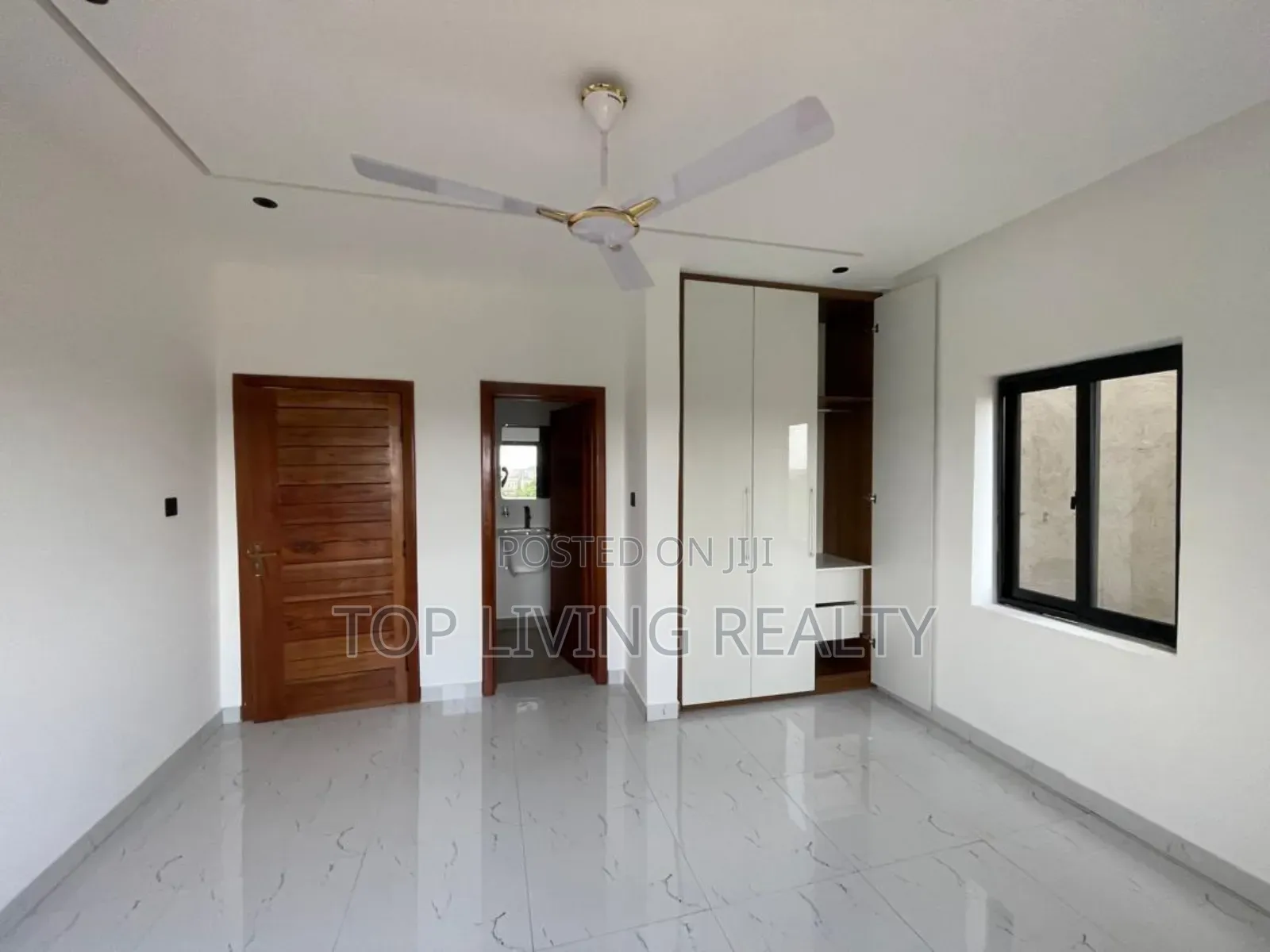 4bdrm Duplex in Ayi Mensa, Oyarifa for sale
