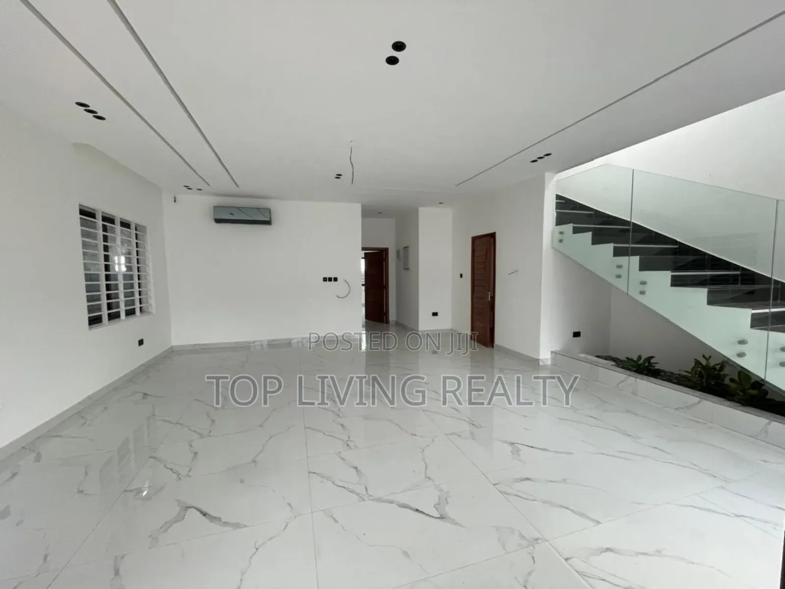 4bdrm Duplex in Ayi Mensa, Oyarifa for sale