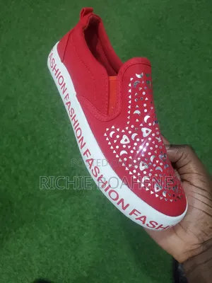 Girl Shoe Size 35