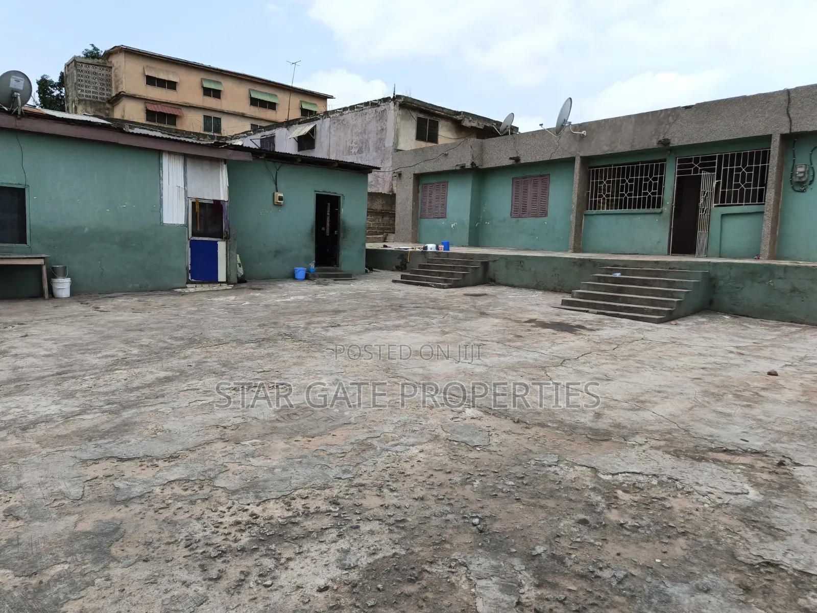 9bdrm House in Atonsu Monaco, Kumasi Metropolitan for sale