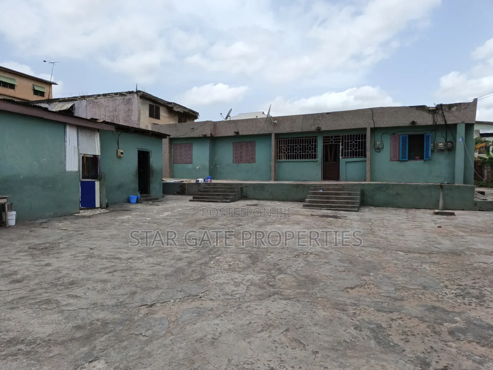 9bdrm House in Atonsu Monaco, Kumasi Metropolitan for sale