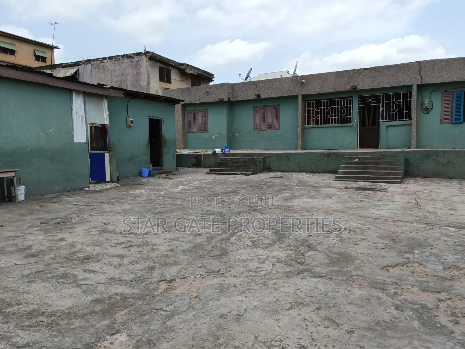 9bdrm House in Atonsu Monaco, Kumasi Metropolitan for sale