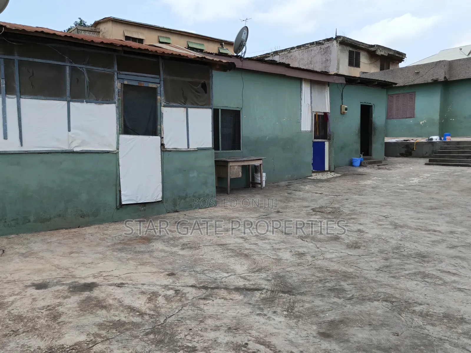 9bdrm House in Atonsu Monaco, Kumasi Metropolitan for sale