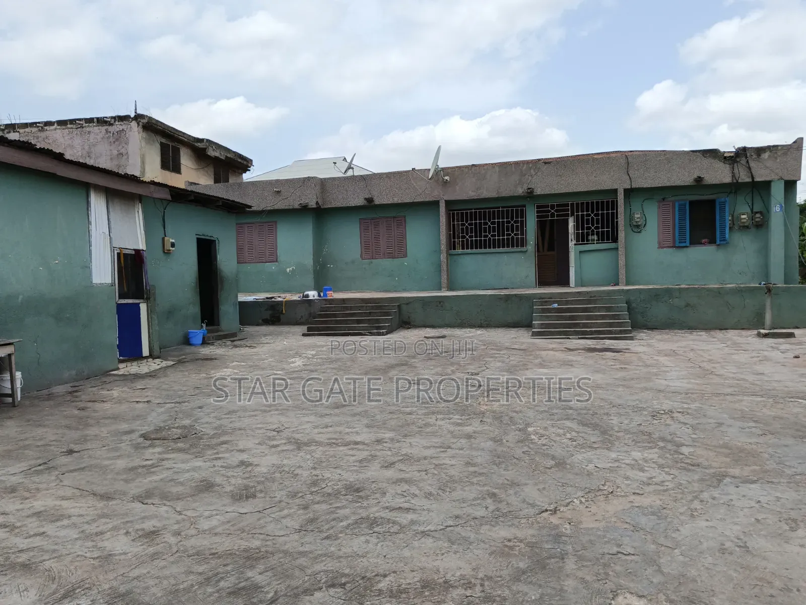 9bdrm House in Atonsu Monaco, Kumasi Metropolitan for sale